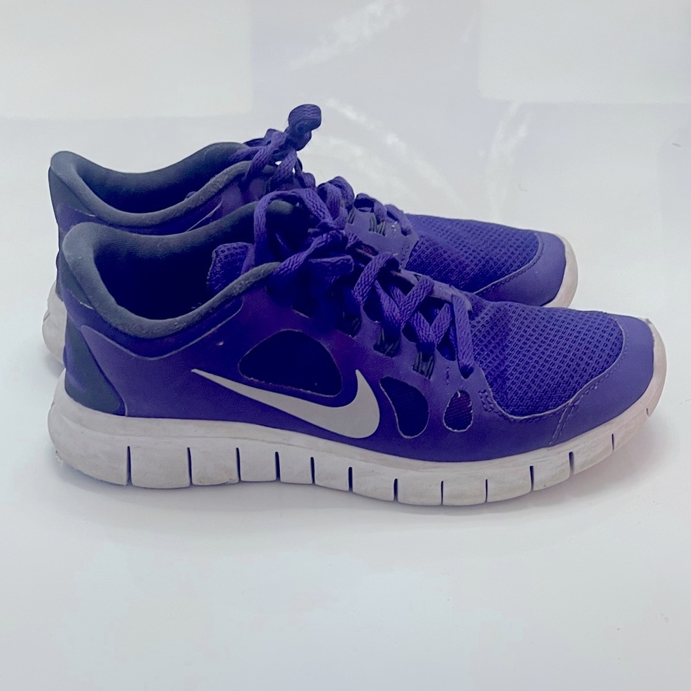 Purple Nike Shoes - size 5.5Y, (fits 6.5 women)